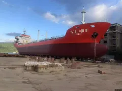 售： 2011年5200吨油船